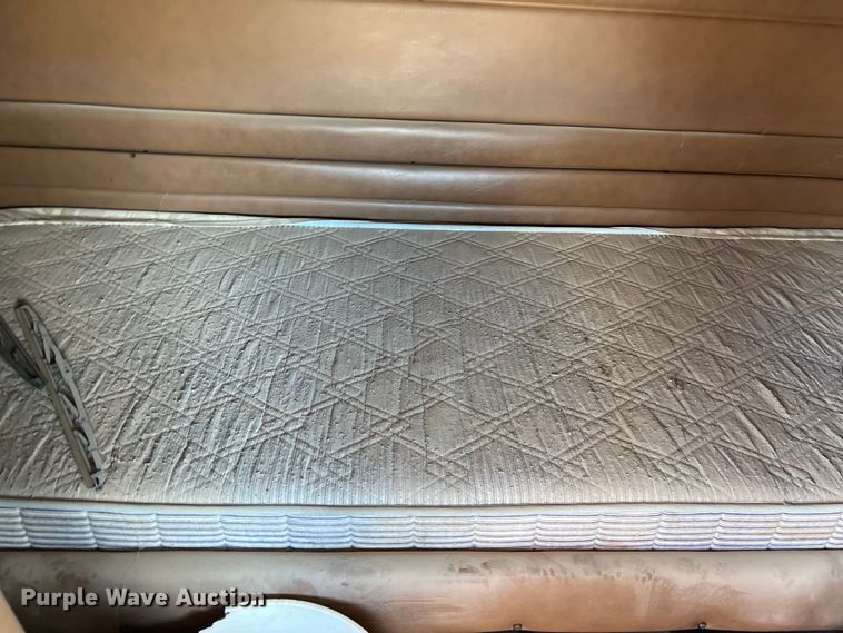 image for item EJ2930 2000 Peterbilt  377 semi truck