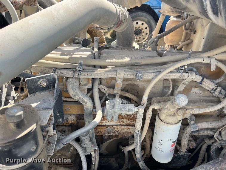 image for item EJ2930 2000 Peterbilt  377 semi truck