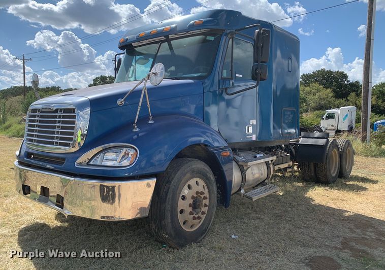 image for item EJ2931 2006 Freightliner  Columbia  semi truck