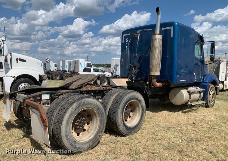 image for item EJ2931 2006 Freightliner  Columbia  semi truck