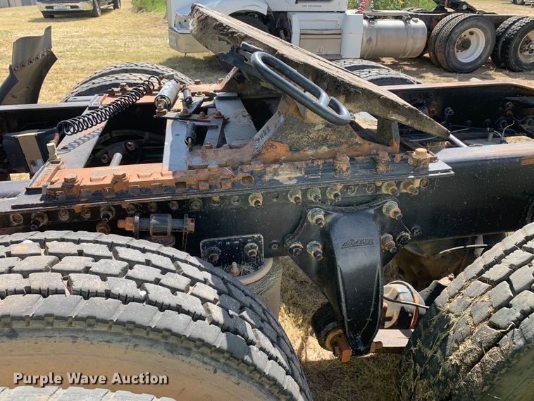 image for item EJ2931 2006 Freightliner  Columbia  semi truck