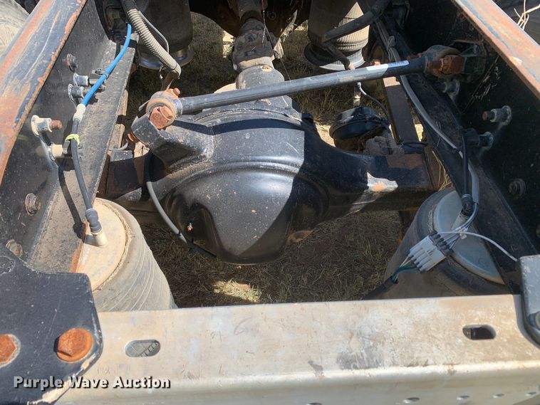 image for item EJ2931 2006 Freightliner  Columbia  semi truck