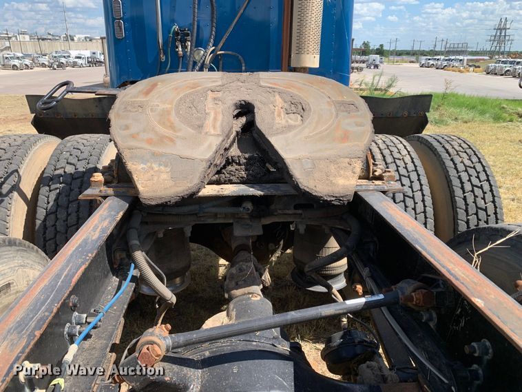 image for item EJ2931 2006 Freightliner  Columbia  semi truck