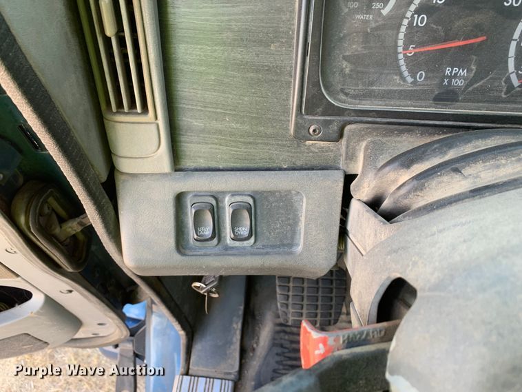 image for item EJ2931 2006 Freightliner  Columbia  semi truck