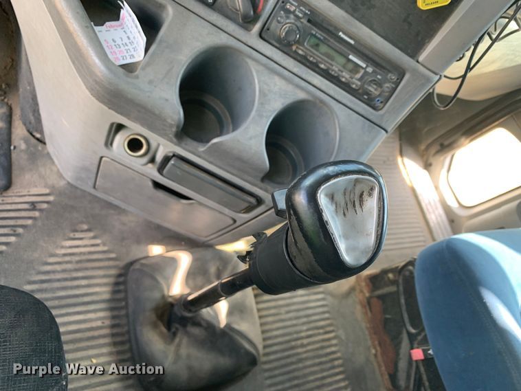 image for item EJ2931 2006 Freightliner  Columbia  semi truck