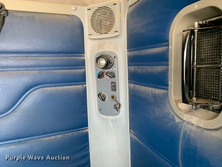 image for item EJ2931 2006 Freightliner  Columbia  semi truck