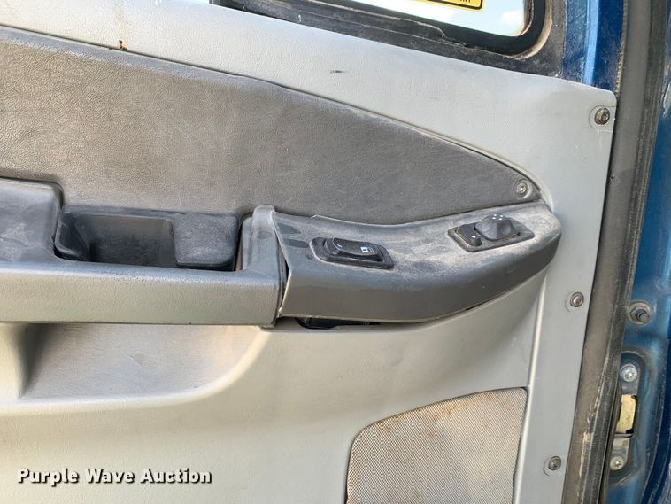 image for item EJ2931 2006 Freightliner  Columbia  semi truck