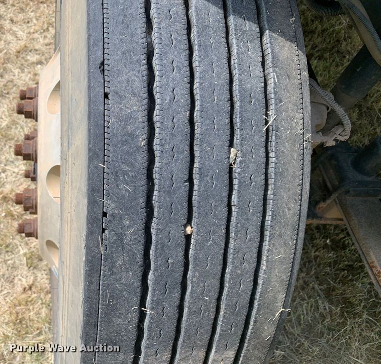 image for item EJ2931 2006 Freightliner  Columbia  semi truck