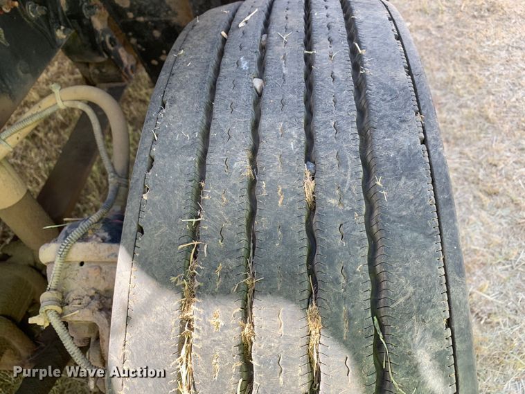 image for item EJ2931 2006 Freightliner  Columbia  semi truck