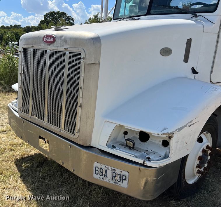 image for item EJ2932 1998 Peterbilt  377 semi truck