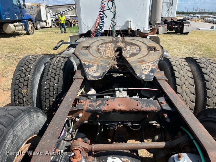 image for item EJ2932 1998 Peterbilt  377 semi truck