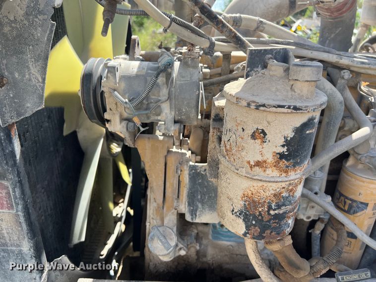 image for item EJ2932 1998 Peterbilt  377 semi truck