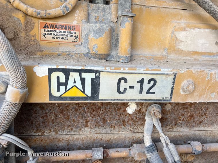 image for item EJ2932 1998 Peterbilt  377 semi truck