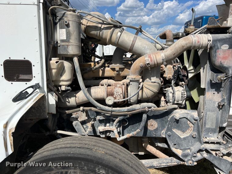 image for item EJ2932 1998 Peterbilt  377 semi truck