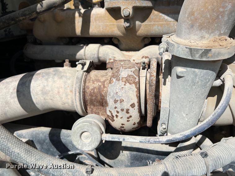 image for item EJ2932 1998 Peterbilt  377 semi truck