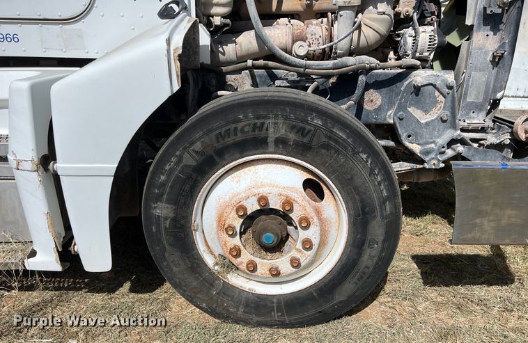 image for item EJ2932 1998 Peterbilt  377 semi truck