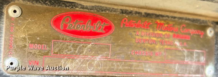 image for item EJ2932 1998 Peterbilt  377 semi truck