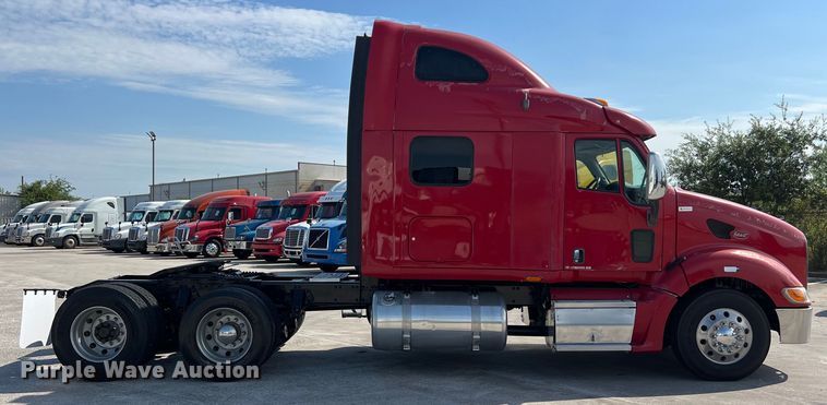 image for item EJ2935 2007 Peterbilt  387 semi truck