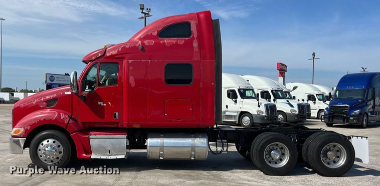 image for item EJ2935 2007 Peterbilt  387 semi truck