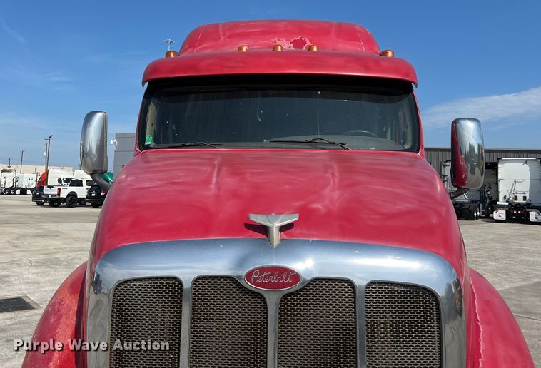image for item EJ2935 2007 Peterbilt  387 semi truck