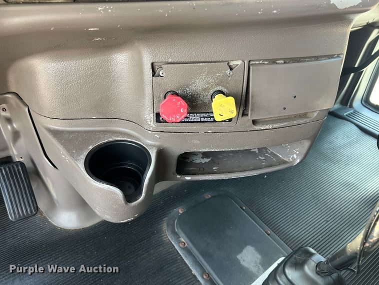 image for item EJ2935 2007 Peterbilt  387 semi truck