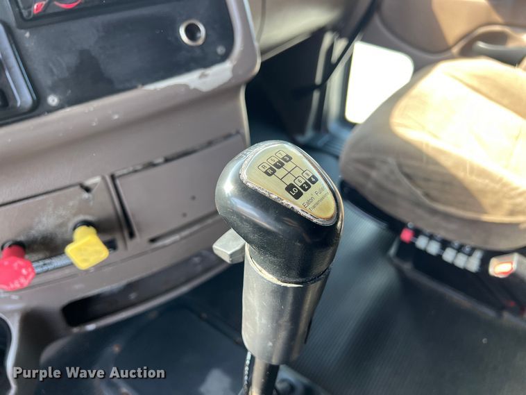 image for item EJ2935 2007 Peterbilt  387 semi truck