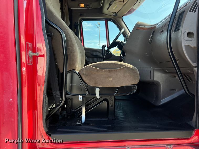 image for item EJ2935 2007 Peterbilt  387 semi truck