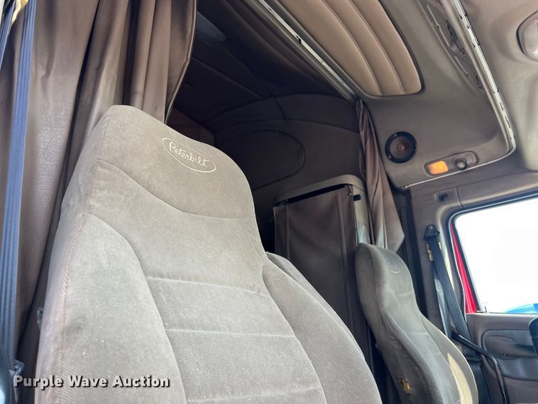 image for item EJ2935 2007 Peterbilt  387 semi truck