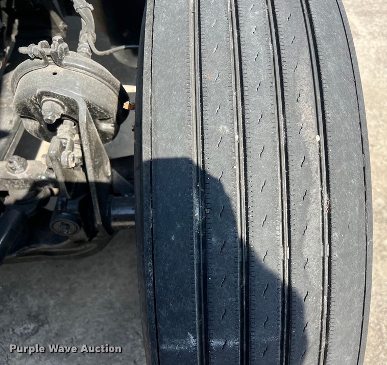 image for item EJ2935 2007 Peterbilt  387 semi truck