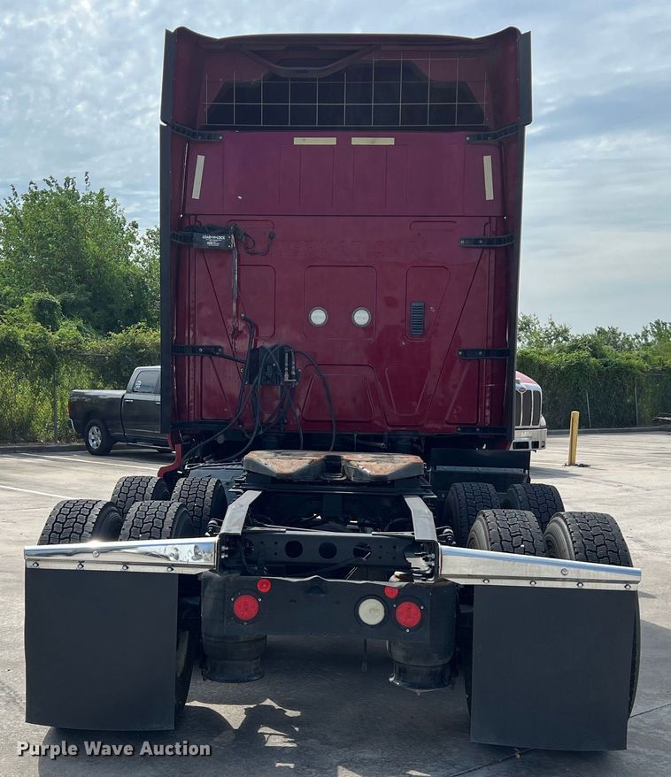 image for item EJ2937 2015 International  ProStar Plus 122 semi truck