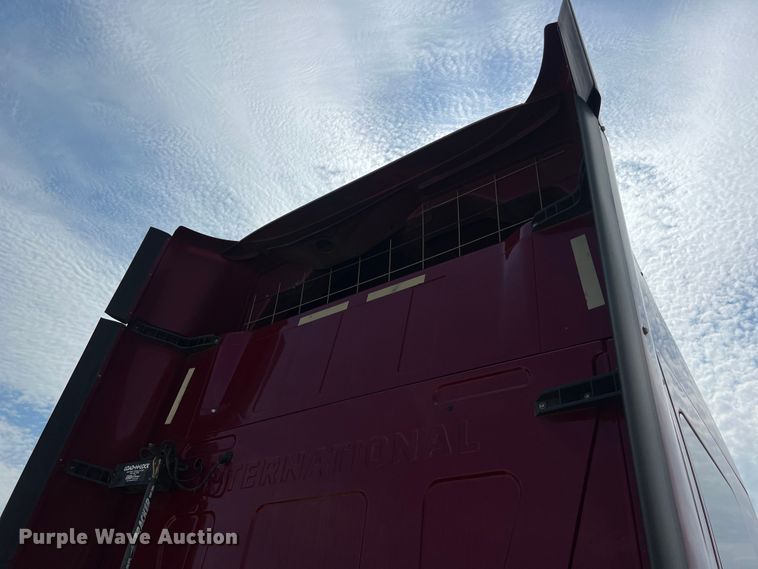 image for item EJ2937 2015 International  ProStar Plus 122 semi truck