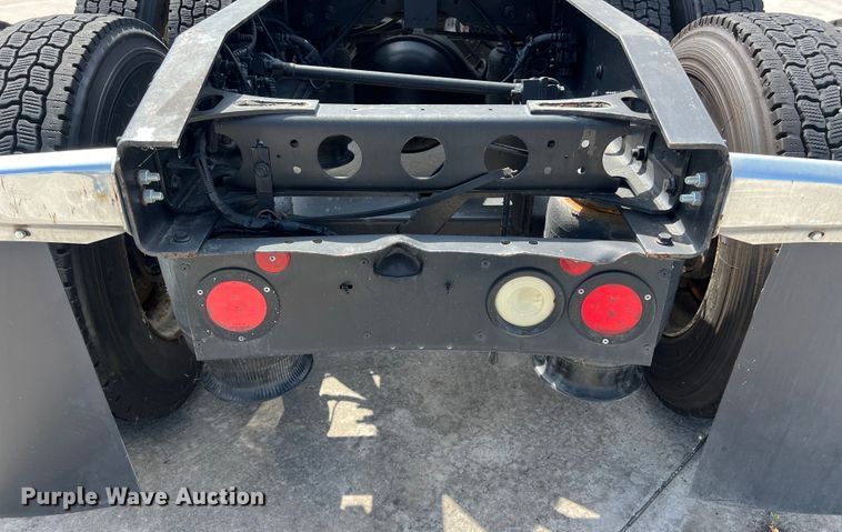 image for item EJ2937 2015 International  ProStar Plus 122 semi truck