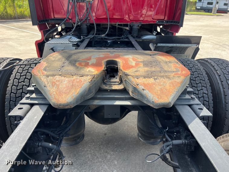 image for item EJ2937 2015 International  ProStar Plus 122 semi truck