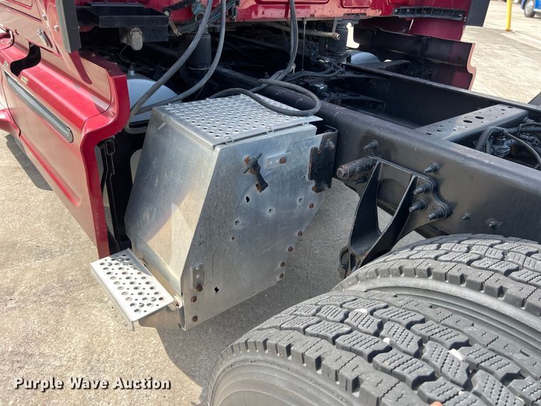 image for item EJ2937 2015 International  ProStar Plus 122 semi truck