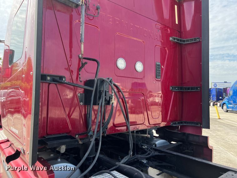 image for item EJ2937 2015 International  ProStar Plus 122 semi truck