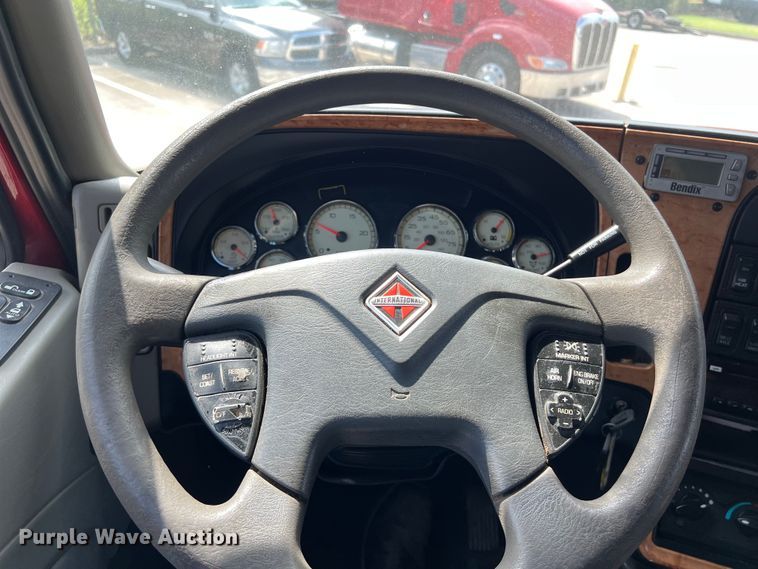 image for item EJ2937 2015 International  ProStar Plus 122 semi truck