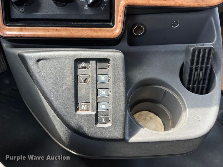 image for item EJ2937 2015 International  ProStar Plus 122 semi truck