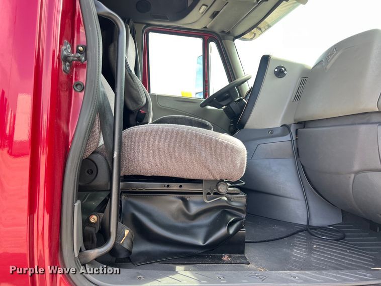 image for item EJ2937 2015 International  ProStar Plus 122 semi truck