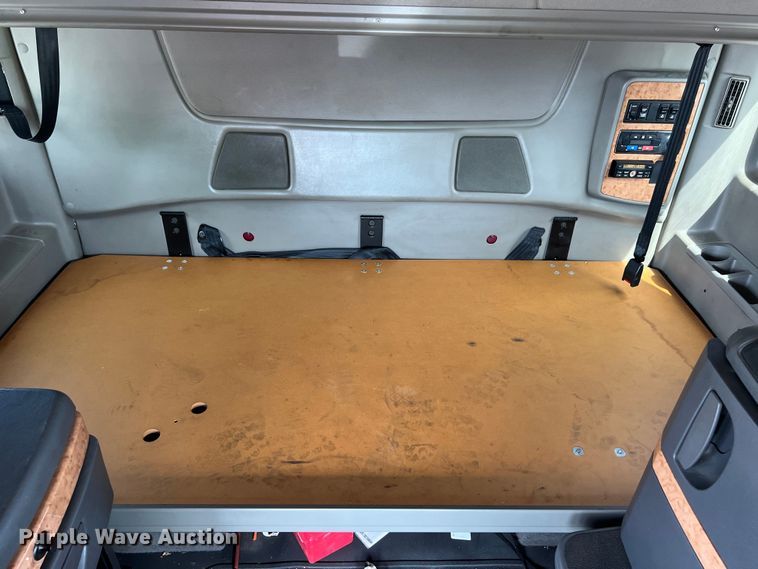 image for item EJ2937 2015 International  ProStar Plus 122 semi truck