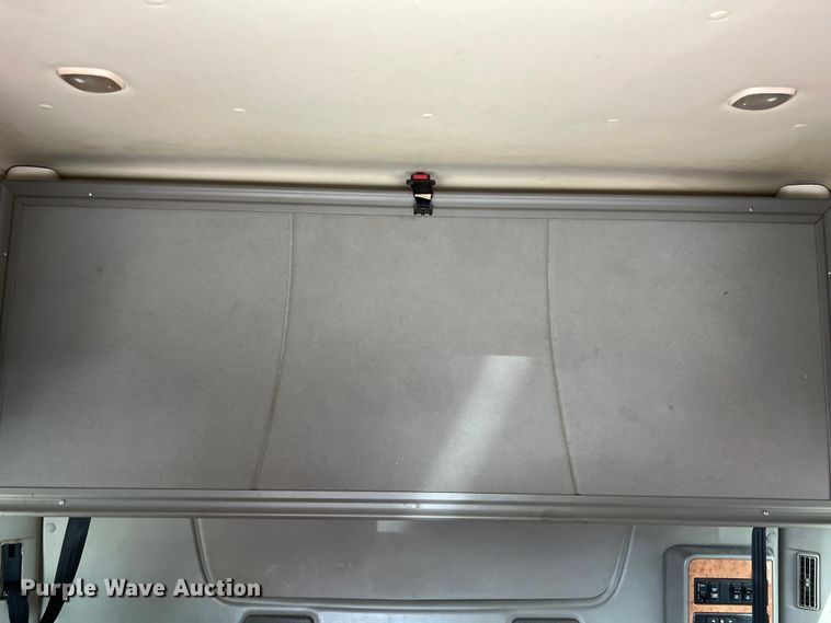 image for item EJ2937 2015 International  ProStar Plus 122 semi truck