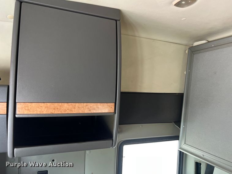 image for item EJ2937 2015 International  ProStar Plus 122 semi truck