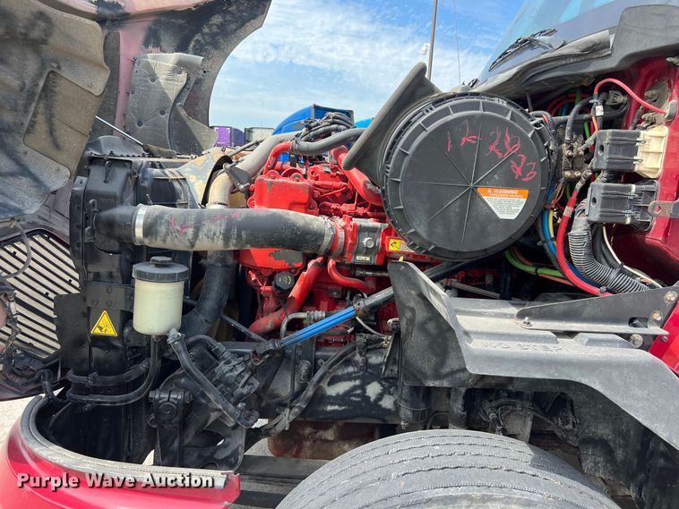 image for item EJ2937 2015 International  ProStar Plus 122 semi truck