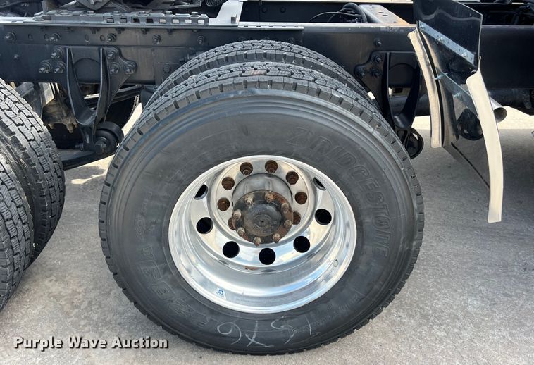 image for item EJ2937 2015 International  ProStar Plus 122 semi truck