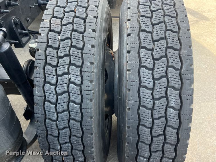 image for item EJ2937 2015 International  ProStar Plus 122 semi truck