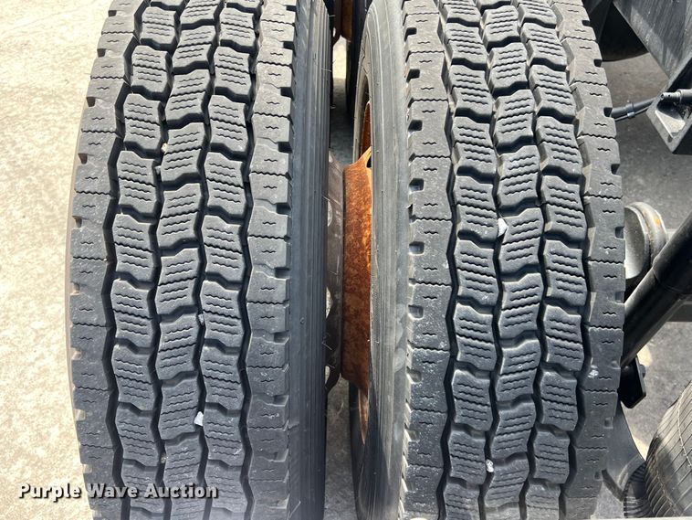 image for item EJ2937 2015 International  ProStar Plus 122 semi truck