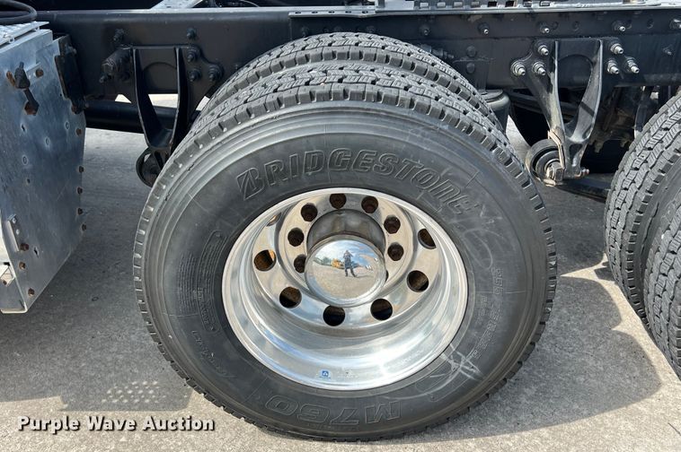 image for item EJ2937 2015 International  ProStar Plus 122 semi truck