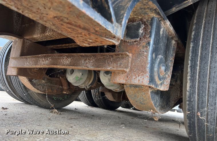 image for item EJ2939 1997 Fontaine THDFTT-5-4866AW drop deck trailer