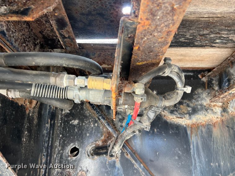 image for item EJ2939 1997 Fontaine THDFTT-5-4866AW drop deck trailer