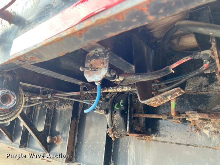 image for item EJ2939 1997 Fontaine THDFTT-5-4866AW drop deck trailer