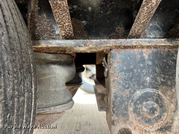 image for item EJ2939 1997 Fontaine THDFTT-5-4866AW drop deck trailer